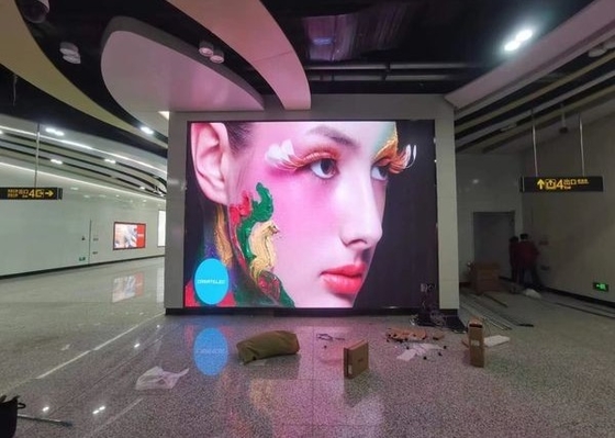 Affiche Affichage LED RVB 2,5 mm Pixel Pitch Taux de rafraîchissement élevé 1920 Hz à l'intérieur