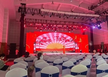 Écran LED haute définition 2500nits Lumière Full-Color Location pour l'extérieur 160000/m2 Densité de pixels