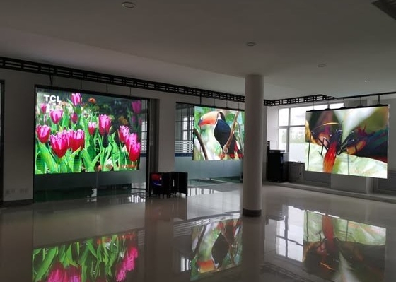 Taille de l'armoire 500*500MM Affichage LED plein couleur extérieur avec encapsulation SMD2121 et densité de points 250000/m2