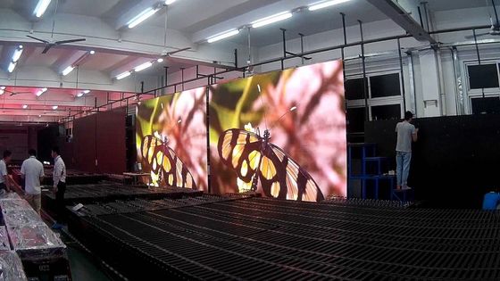 Bon prix 100 000 heures de durée de vie L'écran LED GOB avec composition de pixels 1R1G1B et taille de l'armoire 600*337,5 mm en ligne
