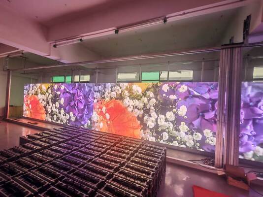 Écran LED couleur intérieure p2.5 avec taille de boîtier compacte et haute densité de pixels pour des présentations visuelles intérieures détaillées