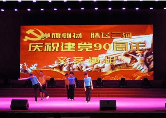 Écran vidéo LED intérieur P2 de haute qualité avec taux de rafraîchissement de 3840 Hz, service frontal