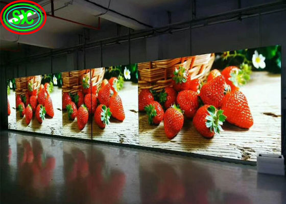 Écran LED ultra-mince en scène extérieur P4.81 Mur 8 niveaux luminosité réglable