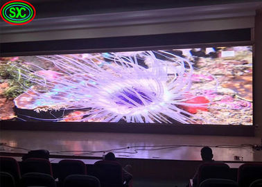 Grand angle de vision intérieur Affichage LED plein couleur 4 mm Écran publicitaire du centre commercial