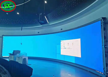 Affichage à LED polychrome incurvé d'intérieur de la haute définition P3.91 Avec le Cabinet réglable d'angle