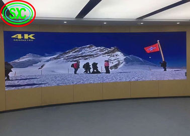 Location de panneau d'affichage LED à l'intérieur à SMD HD incurvé, P3.9mm Affichage LED à couleur complète