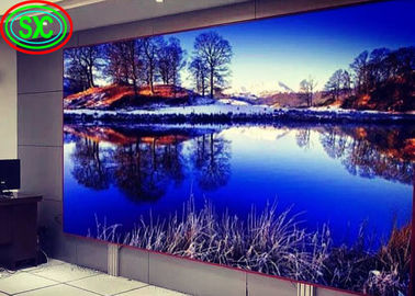 L'affichage à LED à haute définition à couleur entière à l'intérieur, sans tache, en arrière-plan P2 P2.5