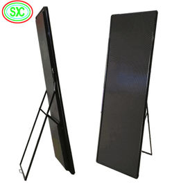 Affichage LED en couleur intégrale à l'intérieur P2.5 Affiche de contrôle intelligent USB 4G sans fil