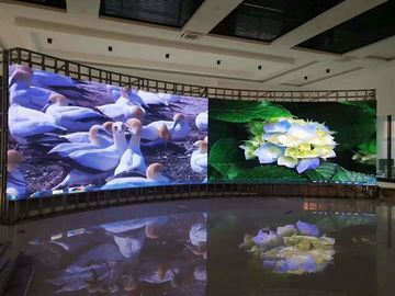 L'écran à LED à pleine couleur intérieur adapté aux centres commerciaux et aux places