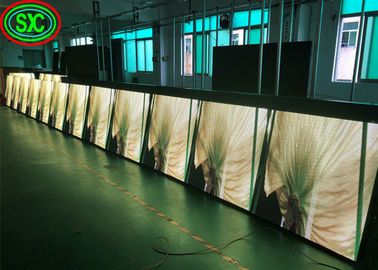 10 mm ou plus Taux de rafraîchissement élevé Pas de fantôme 3840hz Panneau publicitaire LED