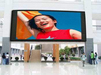 P10 Outdoor IP65 Accrochage LED vidéo murale Panneaux d'affichage publicitaire 10 mm Pixels