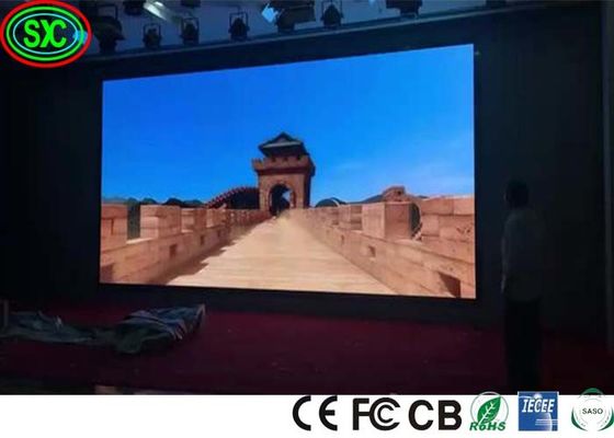 HD Pas de tache Flexible P2 P3 P4 1R1G1B SMD2121 1300cd/m2 Affichage à LED