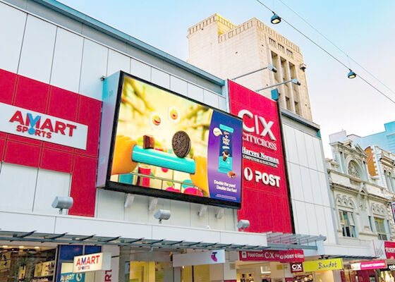 Grand panneau publicitaire LED extérieur 5000 cd / m2 luminosité pleine couleur P10