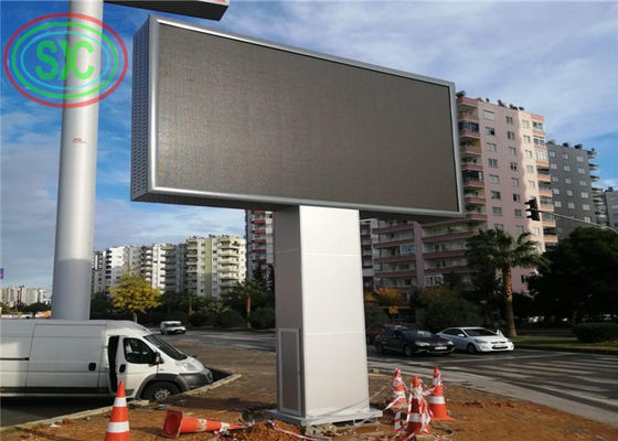 Bon prix Beau panneau d'affichage mené polychrome du lancement 6mm du cadre 1R1G1B avec la colonne près de la route en ligne