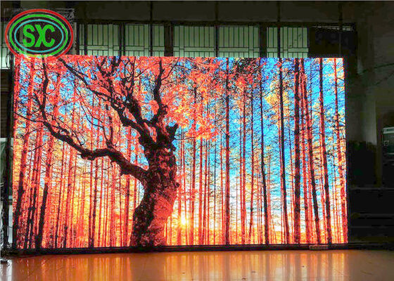 P4 LED sans couture à l'intérieur de la scène murale de fond à haute fréquence de rafraîchissement de 3840Hz