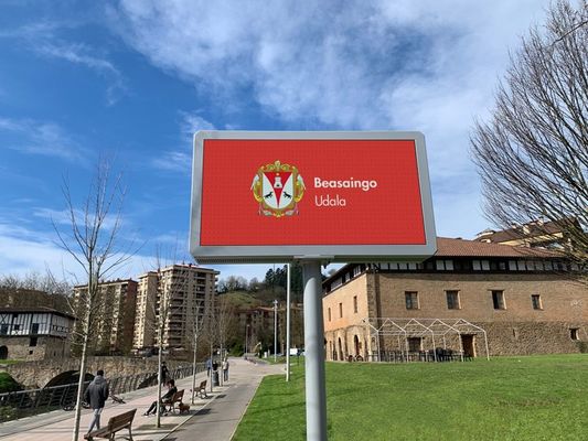 Écran d'affichage numérique LED publicitaire P5 en plein air personnalisé Panneaux LED haute luminosité