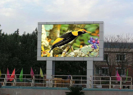 Location intérieure Ultra-Clear Small Pitch P1.667 LED Billboard 3840HZ Taux de rafraîchissement SMD 1010 DC 5V