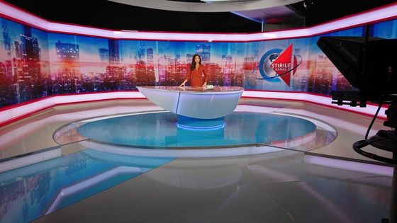 Écran d'affichage LED d'installation fixe utilisé comme mur vidéo de studio de télévision de conférence