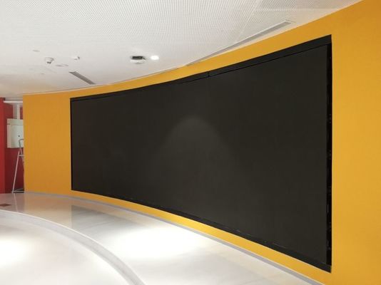 Écran d'affichage LED d'installation fixe utilisé comme mur vidéo de studio de télévision de conférence