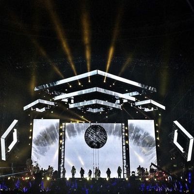 Nouvelle tendance de haute qualité intérieure P1.86 Affiche LED Écran d'affichage sur roues Panneau LED Écran LED Mur vidéo