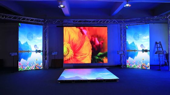 P4 Affichage LED couleur intégrale à l'intérieur à haute résolution et haute fréquence pour la publicité et les événements