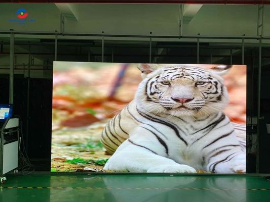 Installation de courbe disponible pour les armoires 500x500mm et 500x1000mm de l'affichage LED à couleur complète à l'intérieur