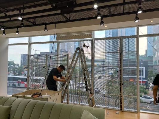 P3.91-7.82 Écran d'affichage LED transparent intérieur écran LED plein couleur