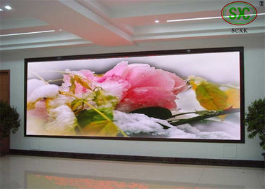 Location d'écran courbé/écran LED fixe à couleur entière à l'intérieur avec petit écart 640mm*640mm P2.5 ultra-clair