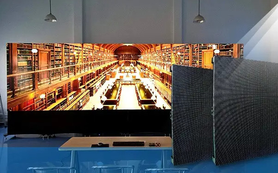 Écran LED intérieur P2 HD en aluminium 640*640 Armoires 3840Hz Rafraîchissez l'écran extérieur à LED