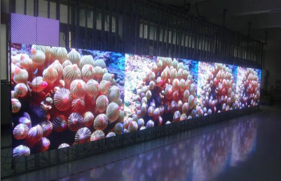Bon prix Mur visuel d'intérieur d'écran de P6 SMD LED, garantie de trois ans de Front Maintenance Programmable Led Display en ligne
