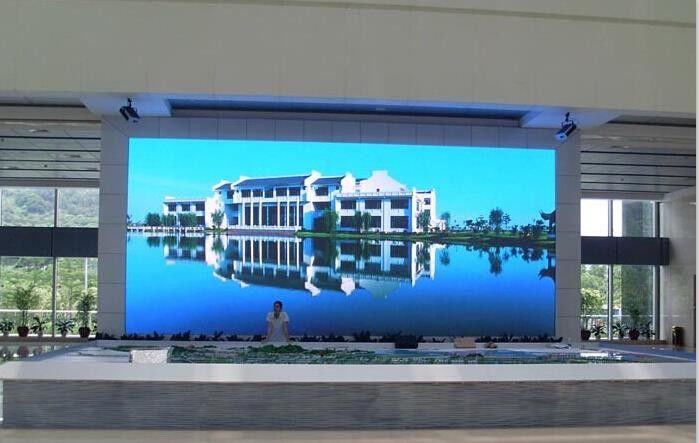 Écran mural vidéo intérieur en pleine couleur P4 haute définition High Pixel 2x3m LED Video
