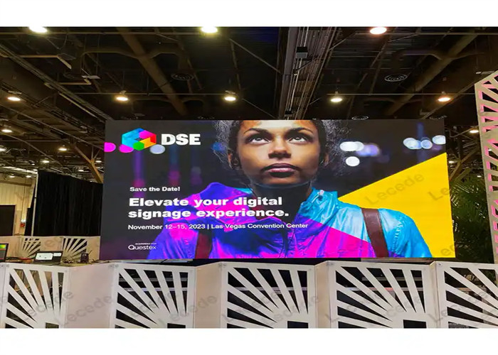 P2.5 Écran LED couleur intégrale intérieur avec boîtier en aluminium à moulage sous pression 576X576mm Garantie de trois ans