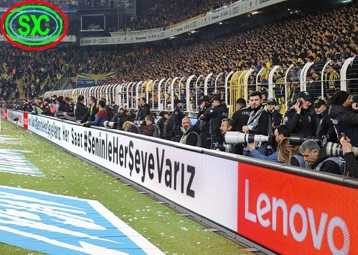 Expérience de performances inégalées avec l'affichage LED de stade de rectification Lumière ≥6500cd/m2 et IP Grade IP65