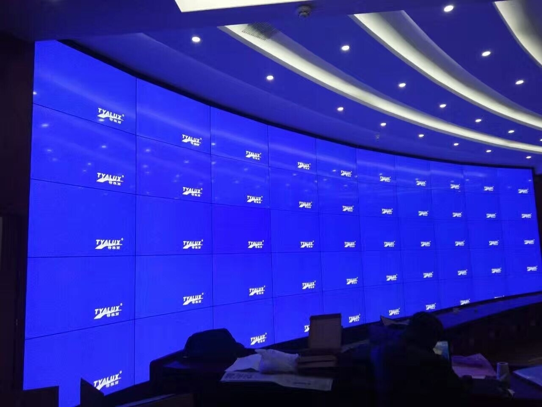 Écrans de location en aluminium sous pression Prix d'usine Écrans LED HD polyvalents pour salles de réunion, églises et mariages