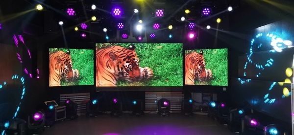 Affichage LED à couleur intégrale à l'intérieur, écran LED P2.5, p3, fréquence de rafraîchissement 3840 Hz, luminosité de 1000 nits