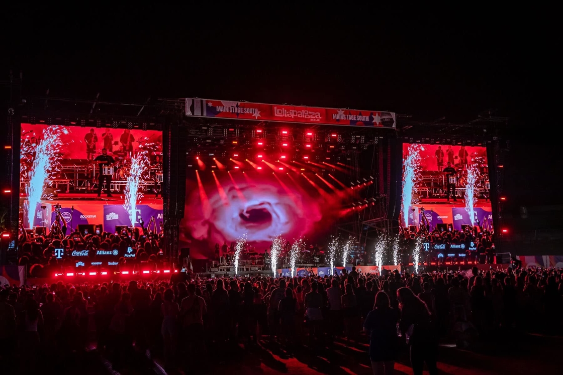 Écran de boîte en fer publicité extérieure imperméable à l'eau Affichage LED pleine couleur, écran LED de concert de haute luminosité IP65