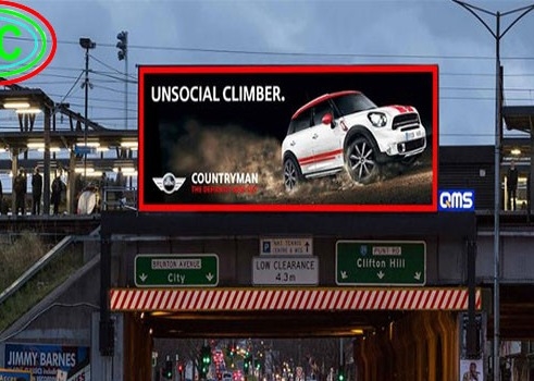 Écran d'aluminium P8 extérieur à LED, imperméable à l'eau HD, mur vidéo du centre commercial