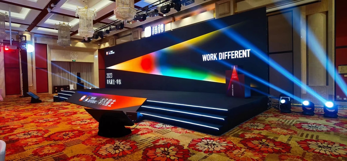 La haute visuelle de location d'intérieur du mur 500x500mm de P3.91 LED régénèrent le panneau d'écran de 3840Hz LED