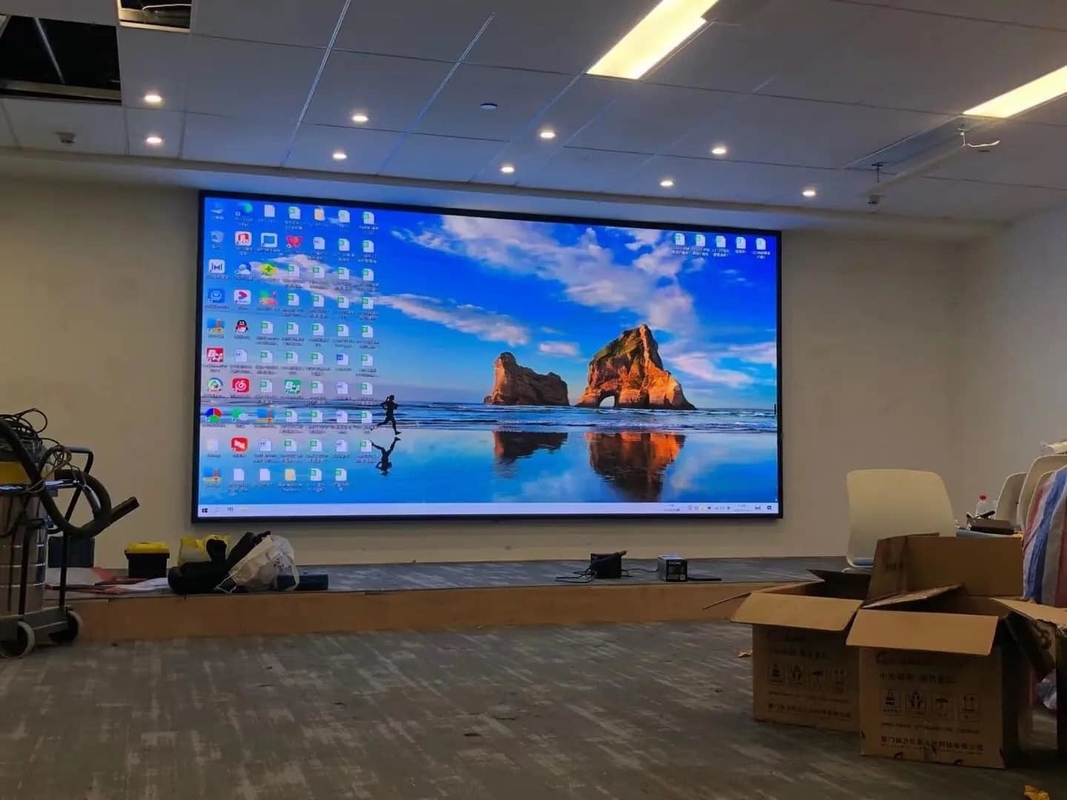 Système de contrôle NoVa Affichage LED couleur complète à l'intérieur avec matériau en aluminium sous pression pour les solutions publicitaires intérieures