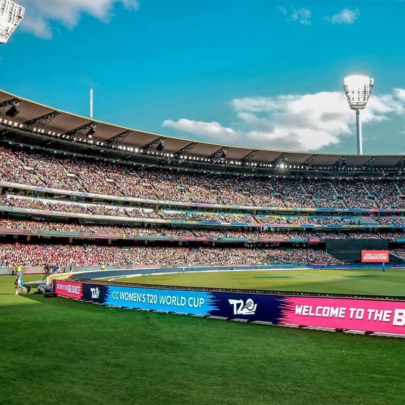 Découvrez le meilleur dans le tableau de bord LED du stade de sport 60Hz Frame Rate 40000Pixel/sqm Résolution des pixels