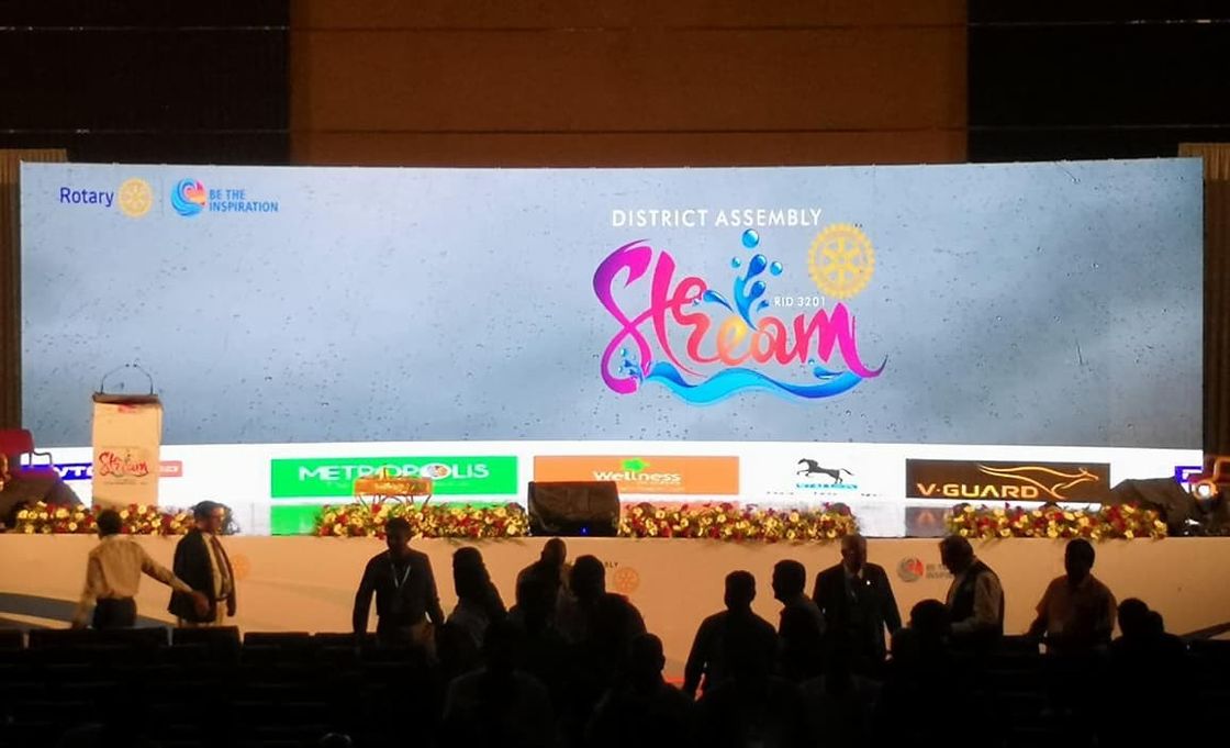 p2.5 p4Écran LED de location de mur vidéo à haute luminosité, étanche, certifié CE RoHS FCC