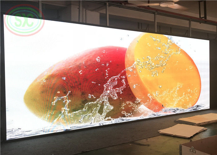 P4 Affichage à LED indoor Smd2121 RGB Écran en aluminium en acier 3 ans de garantie