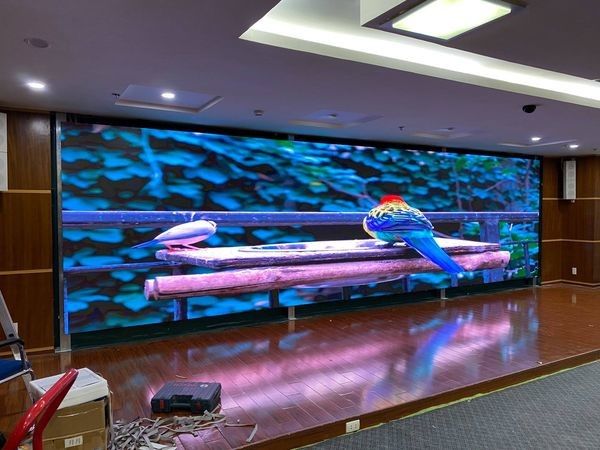 P2 Moniteur à LED en aluminium en plongée en pleine couleur intérieur