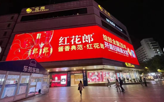 Bon prix P6 Affichage extérieur à LED à couleur IP65 imperméable à l'eau 27778 pixels/m2 en ligne