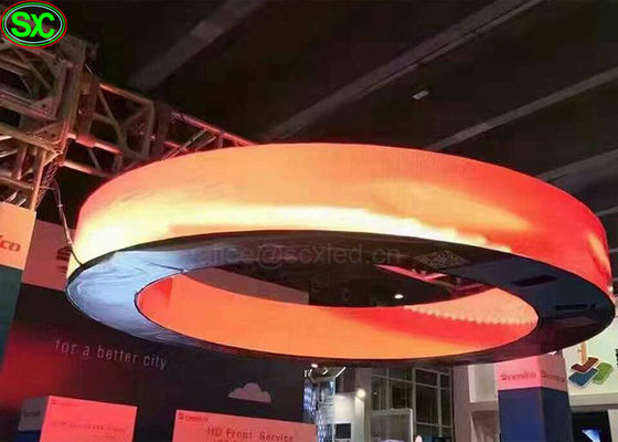 L'écran P10 mené flexible sur le loyer a mené l'écran flexible de rideau en maille extérieur