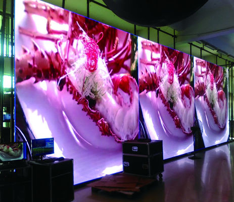 Bon prix P0.9 écran LED extérieur louer des armoires IP65 6500cd luminosité en ligne