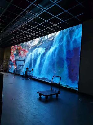 P6 Écran extérieur en aluminium moulé sous pression à LED à couleur pleine 1R1G1B 8000 Nits