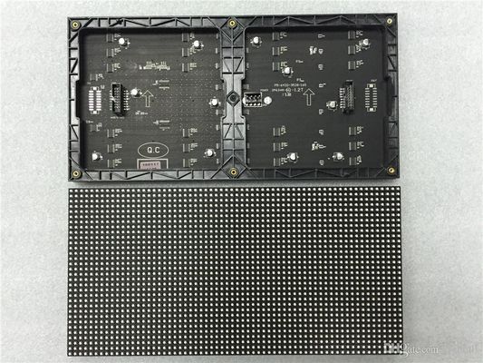 Bon prix Balayage polychrome d'intérieur smd2121 de l'affichage à LED IP34 1/16 de la publicité P5 en ligne