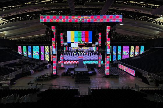 Bon prix Écran d'aluminium à moulage sous pression Installation fixe/location Salle de conférence personnalisable Ultra HD P2.5 Petit écran LED à couleur complète intérieur en ligne
