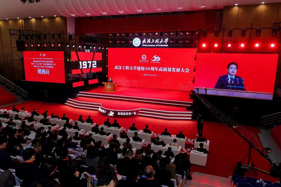 Affichage LED couleur pleine p4 intérieur Écran haute résolution P4mm Stable et durable pour les solutions publicitaires